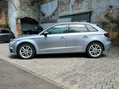 Gebraucht Audi A3 Basis 150 PS (110 kW) 2019 Silber Limousine