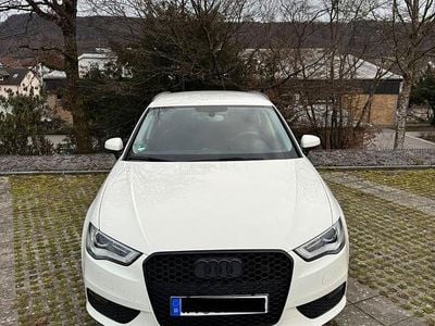 Gebraucht Audi A3 Attraction 122 PS (89 kW) 2014 Weiß Limousine