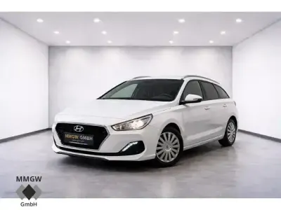 Gebraucht Hyundai i30 Trend 120 PS (88 kW) 2019 Polar white Kombi