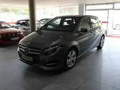 Gebraucht Mercedes B200 Sport 156 PS (114 kW) 2016 Mountaingrau Kleinwagen