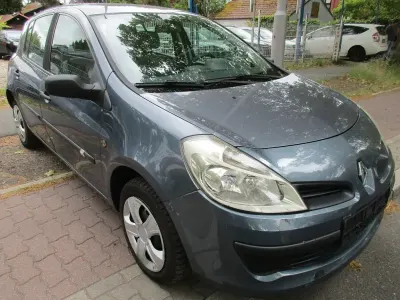 Gebraucht Renault Clio Expression 75 PS (55 kW) 2005 Blau Kleinwagen