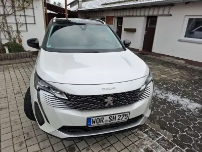 Gebraucht Peugeot 5008 Allure 131 PS (96 kW) 2022 Weiß SUV