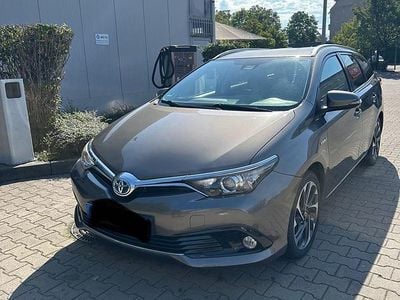 Toyota Auris Hybrid