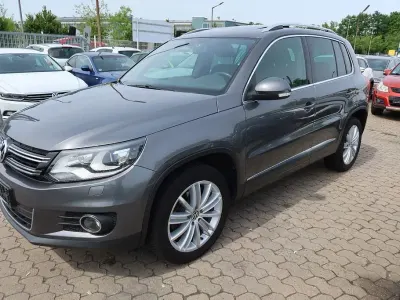 Gebraucht VW Tiguan Sportline 140 PS (102 kW) 2013 Grau SUV