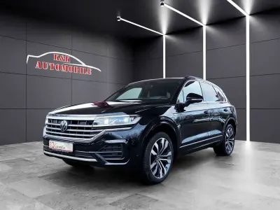 Gebraucht VW Touareg R-line 286 PS (210 kW) 2023 Grenadillschwarz met (metallic) SUV