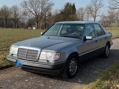 Gebraucht Mercedes E260 160 PS (117 kW) 1991 Grau Limousine