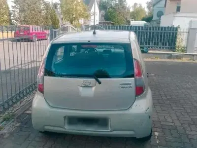 Gebraucht Daihatsu Sirion 87 PS (63 kW) 2009 Silber Kleinwagen