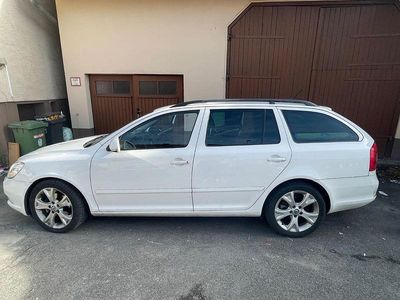 Gebraucht Skoda Octavia Family 140 PS (102 kW) 2012 Weiß Kombi