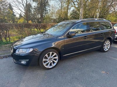 Second-hand Volvo V70 Summum 227 CP (166 kW) 2016 Gri Break