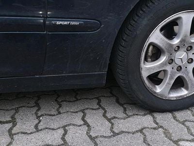 Gebraucht Mercedes 220 150 PS (110 kW) 2005 Schwarz Kombi