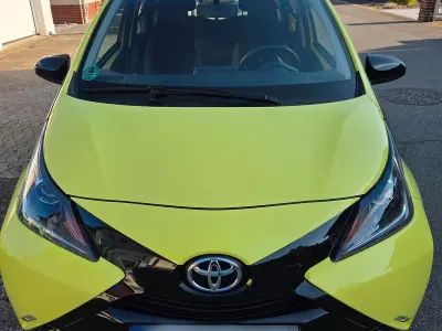 Gebraucht Toyota Aygo X-cite 69 PS (50 kW) 2017 Gelb Kleinwagen