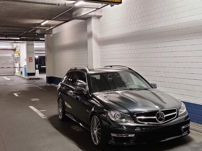 Mercedes C63 AMG