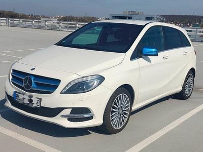 Usata Mercedes B Electric Drive 131 kW (179 CV) 2015 Bianco Monovolume