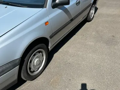 Brugt VW Vento 75 HK (55 kW) 1992 Sølv Sedan