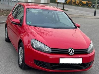 Gebraucht VW Golf VI 80 PS (58 kW) 2011 Rot Kleinwagen