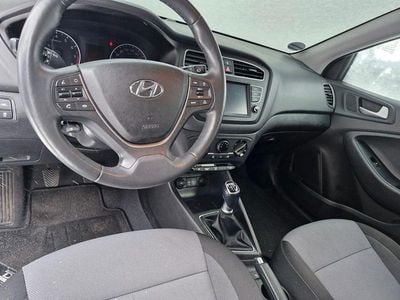 Gebraucht Hyundai i20 101 PS (74 kW) 2020 Grau Kleinwagen