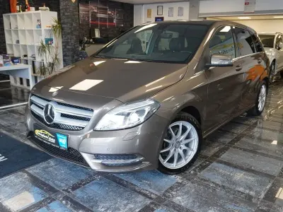 Gebraucht Mercedes B200 136 PS (100 kW) 2014 Grau Kleinwagen
