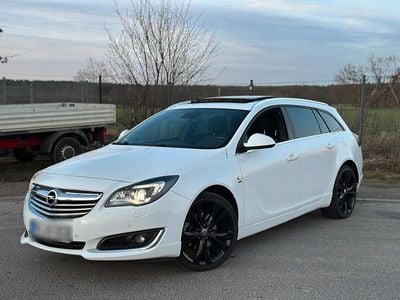 Weiß Gebraucht 2014 Opel Insignia OPC Kombi | 6.200 € (Guter Preis)