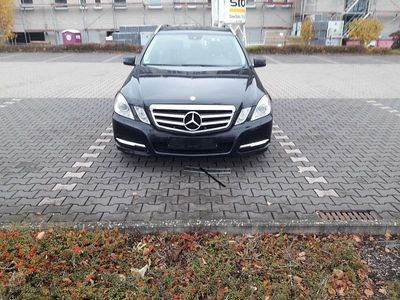 Mercedes E200
