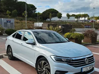 Gebraucht VW Jetta 116 PS (85 kW) 2019 Weiß Limousine
