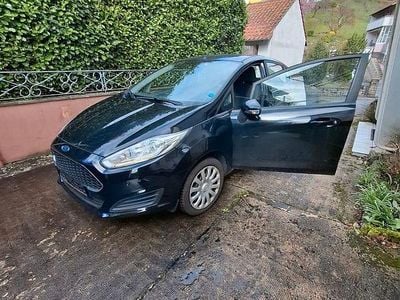 Usata Ford Fiesta SYNC Edition 101 CV (74 kW) 2016 Nero Utilitaria