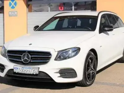 Gebraucht Mercedes E300 AMG 194 PS (142 kW) 2020 Weis Kombi