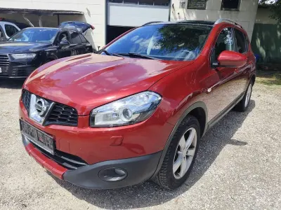Gebraucht Nissan Qashqai +2 Tekna 150 PS (110 kW) 2011 Rot SUV
