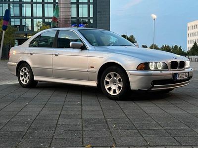 BMW 525