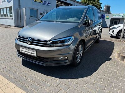 Grau Gebraucht 2020 VW Touran Highline Van / Kleinbus | 29.990 € (Fairer Preis)