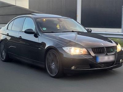 Gebraucht BMW 318 143 PS (105 kW) 2007 Schwarz Limousine