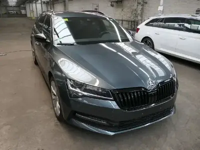 Gebraucht Skoda Superb SportLine 200 PS (147 kW) 2021 Grau Kombi