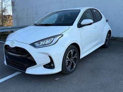 Neu Toyota Yaris Style 92 PS (67 kW) 2025 Weiß Kleinwagen