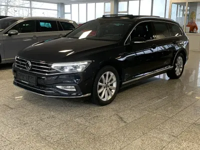 Gebraucht VW Passat Elegance 150 PS (110 kW) 2024 Schwarz, metallic Kombi