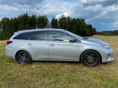 Toyota Auris Hybrid