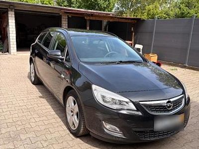 Usata Opel Astra 120 CV (88 kW) 2012 Nero Station wagon