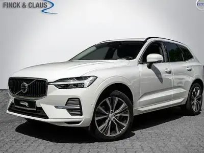 Gebraucht Volvo XC60 Momentum 197 PS (144 kW) 2022 Ice white SUV