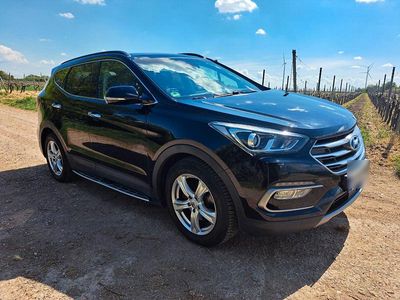 Second-hand Hyundai Santa Fe Edition 200 CP (147 kW) 2016 Negru SUV