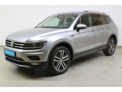 Gebraucht VW Tiguan Allspace Highline 239 PS (175 kW) 2020 Pyrite silver metallic SUV