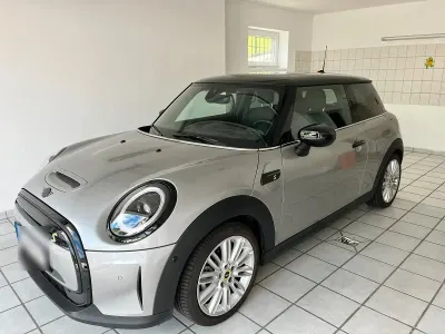 Gebraucht Mini Cooper 135 kW (184 PS) 2023 Silber Kleinwagen