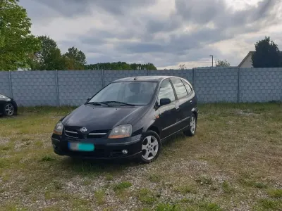 Gebraucht Nissan Almera Tino 114 PS (83 kW) 2002 Schwarz Van / Kleinbus