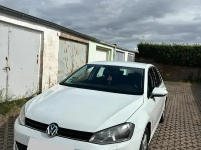 Gebraucht VW Golf VII Comfortline 122 PS (89 kW) 2014 Weiß Limousine