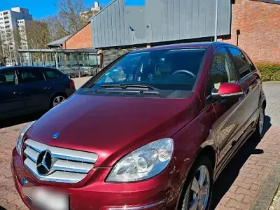 Gebraucht Mercedes B170 116 PS (85 kW) 2009 Rot Van / Kleinbus