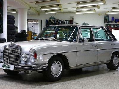 Gebraucht Mercedes 300 200 PS (147 kW) 1970 Silber Limousine