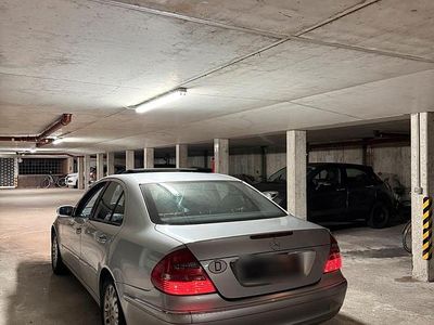 Gebraucht Mercedes E220 150 PS (110 kW) 2003 Silber Limousine