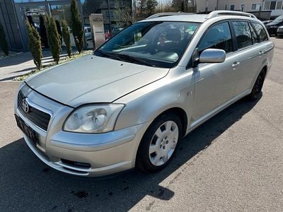 Gebraucht Toyota Avensis Sol 129 PS (94 kW) 2005 Grau Kombi