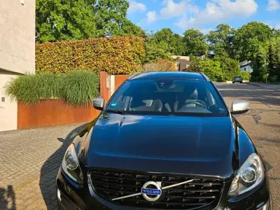 Gebraucht Volvo XC60 R-Design 190 PS (139 kW) 2016 Schwarz SUV