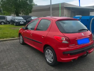 Gebraucht Peugeot 206+ 68 PS (50 kW) 2011 Kleinwagen