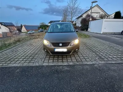 Gebraucht Seat Alhambra 140 PS (102 kW) 2010 Braun Van / Kleinbus
