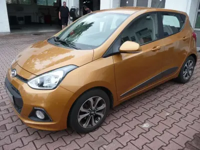 Gebraucht Hyundai i10 Style 87 PS (63 kW) 2016 Orange Kleinwagen