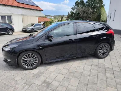 Używany Ford Focus ST-Line 150 KM (110 kW) 2017 Czarny Sedan/Limuzyna